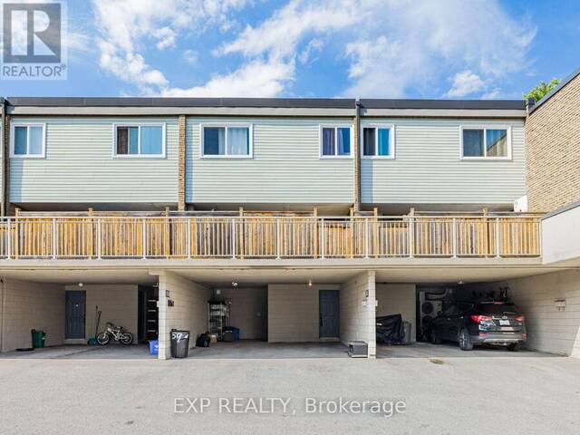 95 - 257 MILESTONE CRESCENT Aurora Ontario, L4G 3M2 - 3 Bedrooms Condo For Sale
