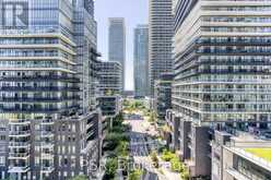 905 - 39 ANNIE CRAIG DRIVE | Toronto Ontario | Slide Image Sixteen