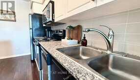 656 - 209 FORT YORK BOULEVARD S | Toronto Ontario | Slide Image Twenty-three