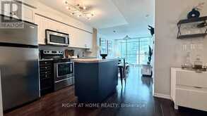 656 - 209 FORT YORK BOULEVARD S | Toronto Ontario | Slide Image Four