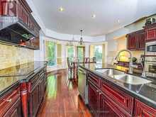 2 HERON TRAIL | Whitchurch-Stouffville Ontario | Slide Image Six