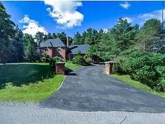 2 HERON TRAIL Whitchurch-Stouffville Ontario, L3Y 4W1