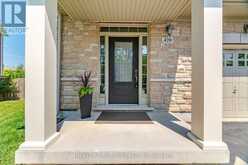 420 NAIRN CIRCLE | Milton Ontario | Slide Image Five