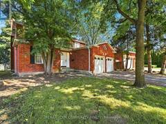 34A CLARIDGE DRIVE Richmond Hill Ontario, L4C 6H3