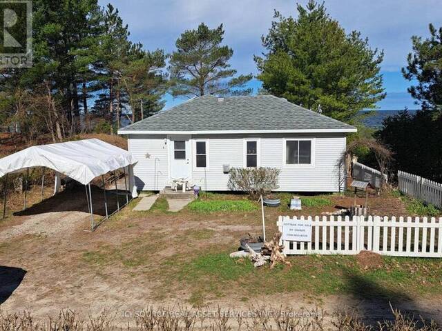 4 PINEWOOD DRIVE Tiny Ontario, L0L 2T0 - 3 Bedrooms Waterfront Home For sale