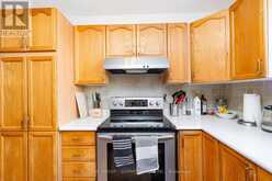 306 OAKWOOD COURT | Newmarket Ontario | Slide Image Fourteen