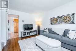 306 OAKWOOD COURT | Newmarket Ontario | Slide Image Seven