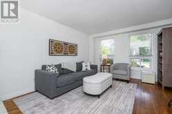 306 OAKWOOD COURT | Newmarket Ontario | Slide Image Nine