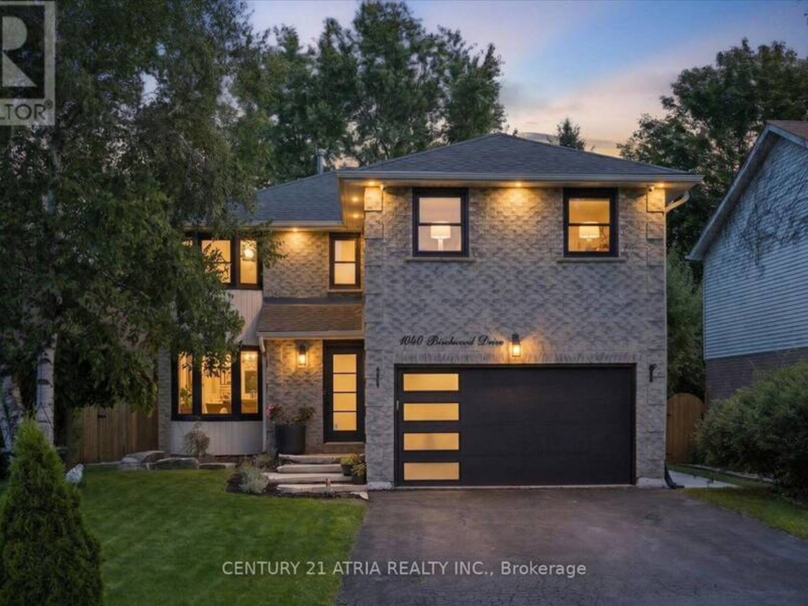1040 BIRCHWOOD DRIVE, Newmarket, Ontario L3Y 6J8