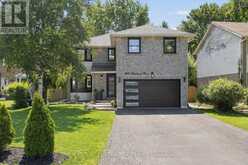 1040 BIRCHWOOD DRIVE | Newmarket Ontario | Slide Image Three