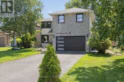 1040 BIRCHWOOD DRIVE | Newmarket Ontario | Slide Image Five