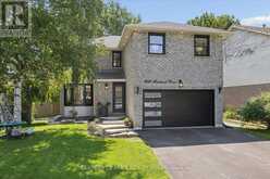 1040 BIRCHWOOD DRIVE | Newmarket Ontario | Slide Image Six