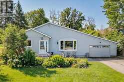 35 LAKE DRIVE E | Georgina Ontario | Slide Image Two