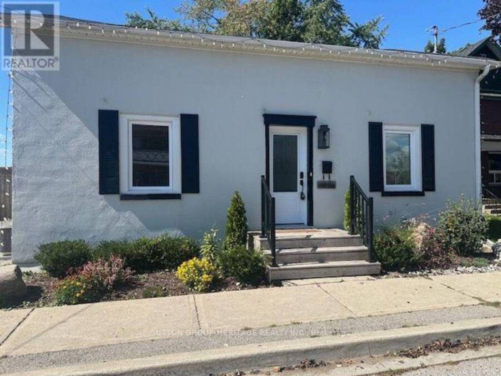 1612 DUFFERIN STREET, Whitby, Ontario L1N 1B2