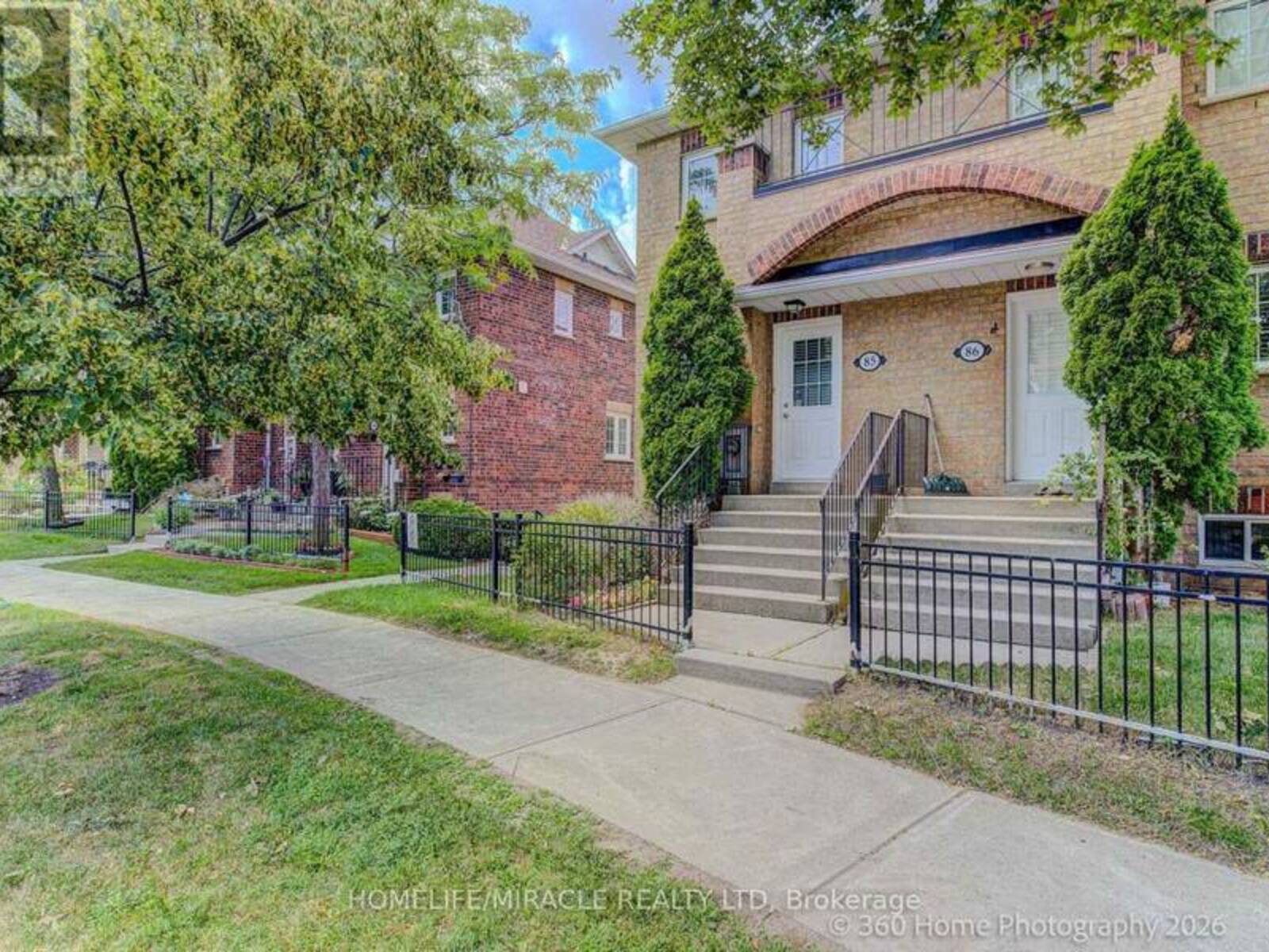 85 - 2 HEDGE END ROAD, Toronto, Ontario M1B 5Z8