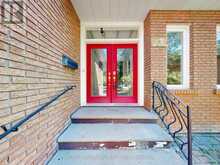 25 KERSEY CRESCENT | Richmond Hill Ontario | Slide Image Three