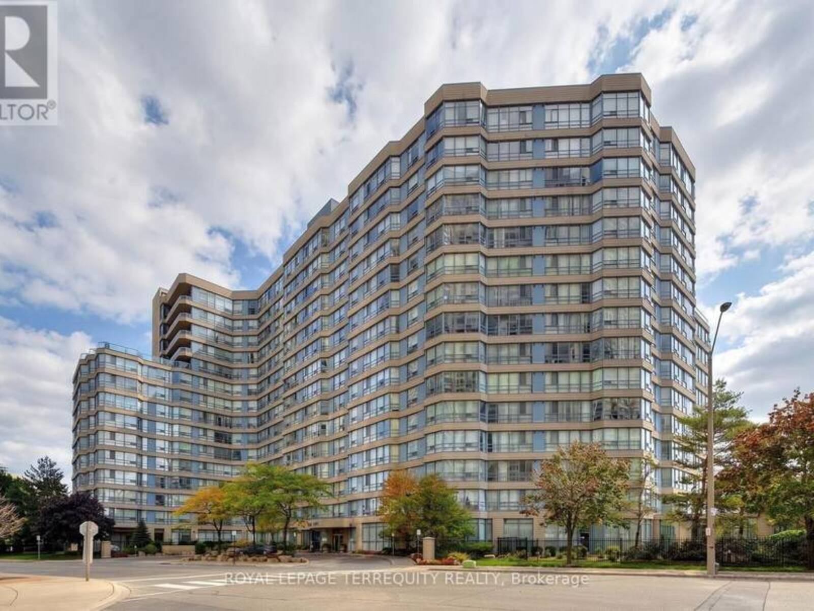 1512 - 250 WEBB DRIVE, Mississauga, Ontario L5B 3Z4