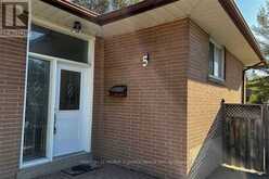 5 MID PINES ROAD | Toronto Ontario | Slide Image Eighteen