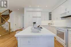 5 HARRY THORNTON LANE | Uxbridge Ontario | Slide Image Eight