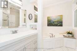 10 WILTON TRAIL | Aurora Ontario | Slide Image Eighteen