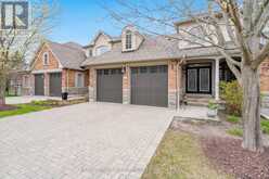 10 WILTON TRAIL | Aurora Ontario | Slide Image Three