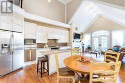 10 WILTON TRAIL | Aurora Ontario | Slide Image Five