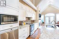 10 WILTON TRAIL | Aurora Ontario | Slide Image Six