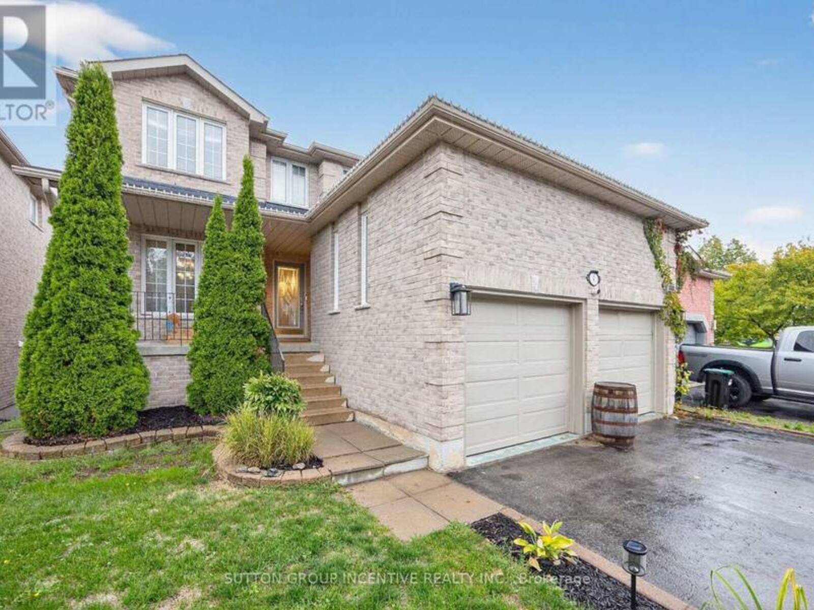 4 DUNNETT DRIVE, Barrie, Ontario L4N 0H8