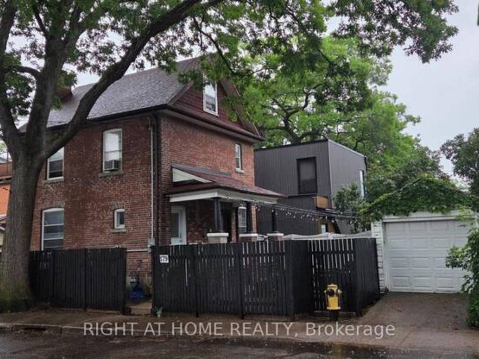 179 GILMOUR AVENUE, Toronto, Ontario M6P 3B2