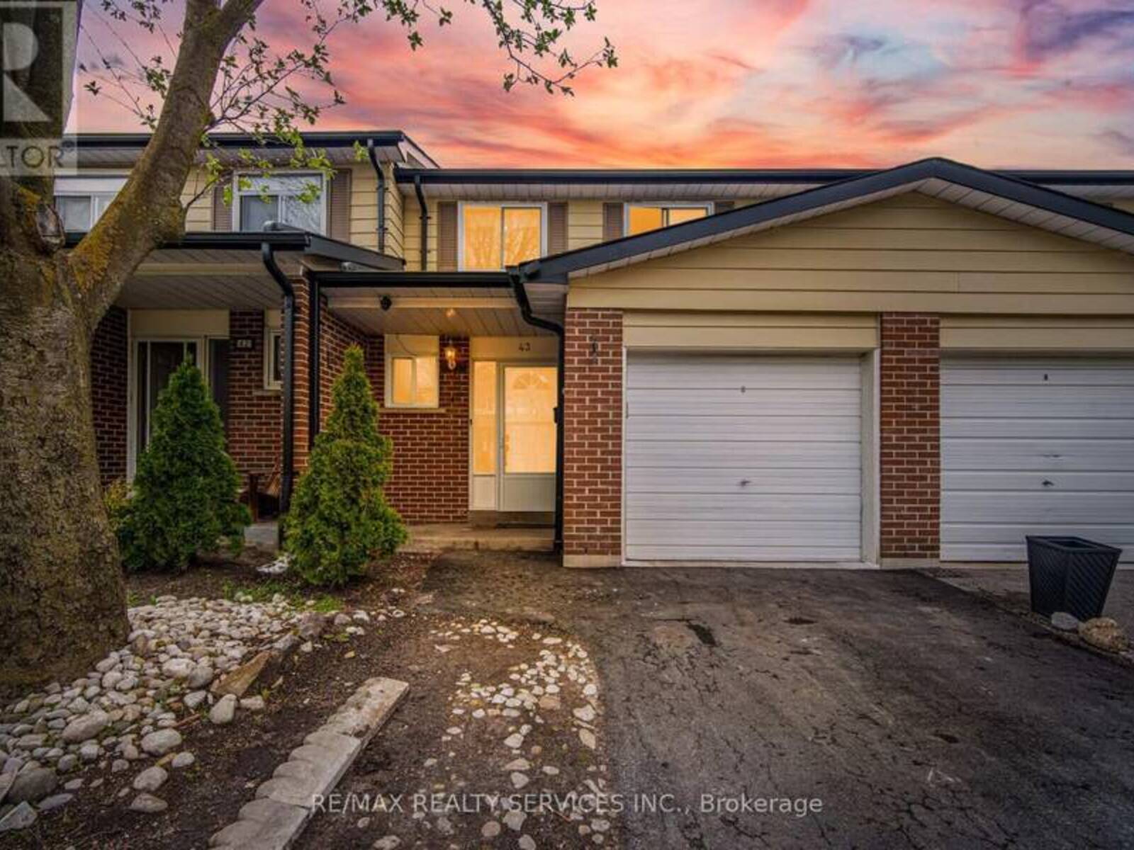 47 - 43 VODDEN COURT, Brampton, Ontario L6V 2V7