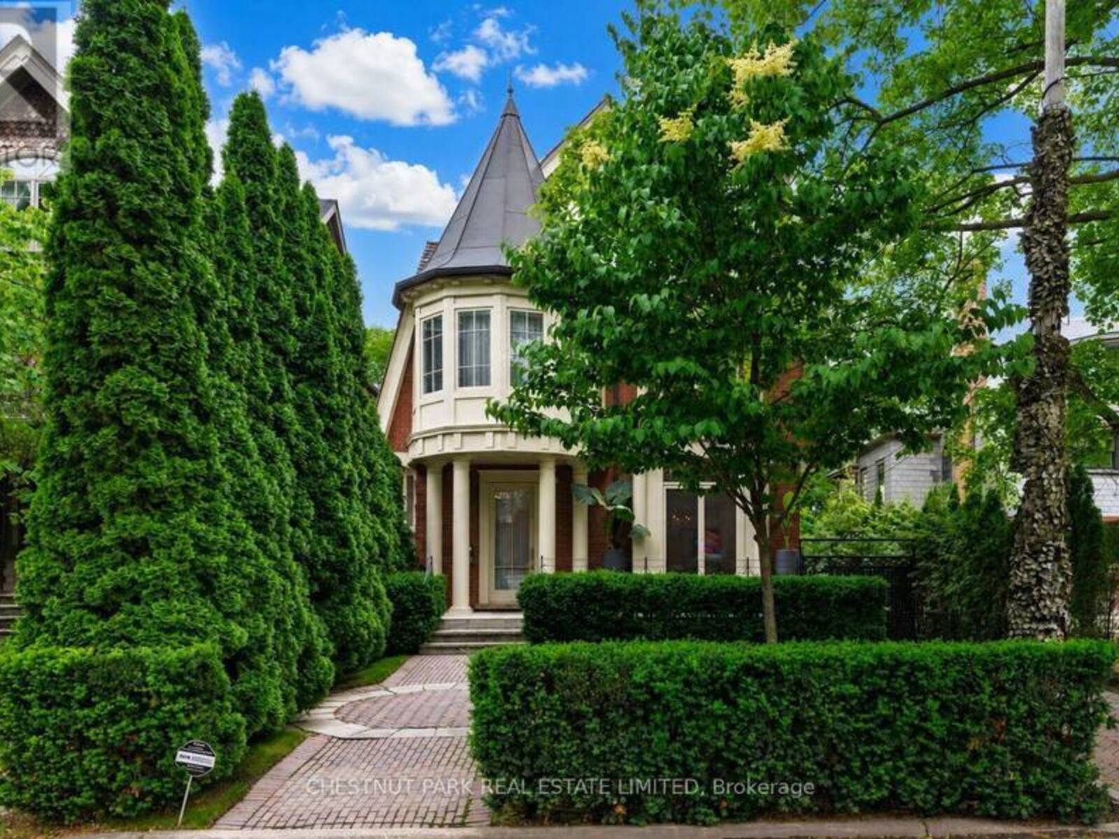 83 BINSCARTH ROAD, Toronto, Ontario M4W 1Y3