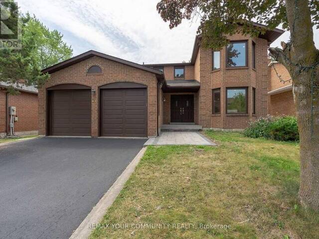 27 HOUSEMAN CRESCENT Richmond Hill Ontario, L4C 7S3 - 6 Bedrooms Home For Sale