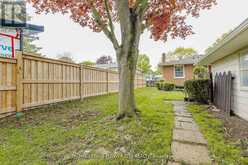 15 CUMBERLAND CRESCENT | London Ontario | Slide Image Twenty-two