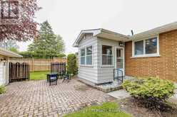15 CUMBERLAND CRESCENT | London Ontario | Slide Image Two