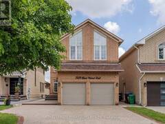 7339 BLACK WALNUT TRAIL Mississauga Ontario, L5N 7M3