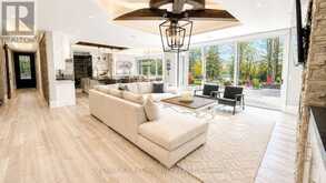 13 VERONICA GENE LANE | Rosseau Ontario | Slide Image Nine