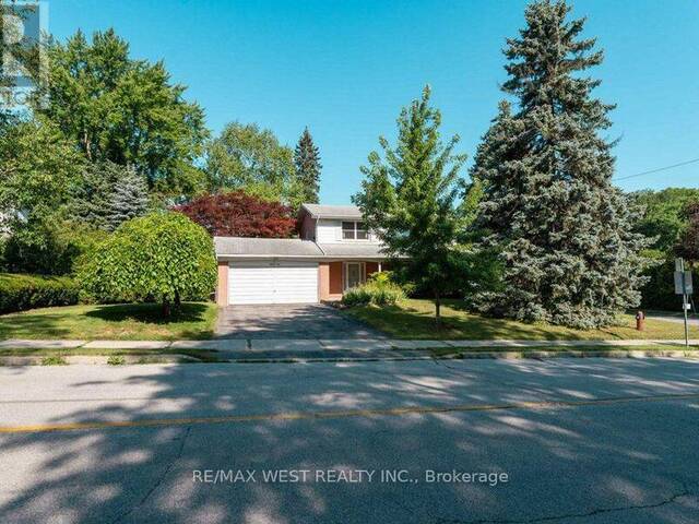 2 ROBINTER DRIVE Toronto Ontario, M2M 3P9 - 4 Bedrooms Home For Sale
