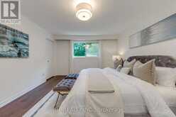 323 WARMINSTER DRIVE S | Oakville Ontario | Slide Image Thirty-two