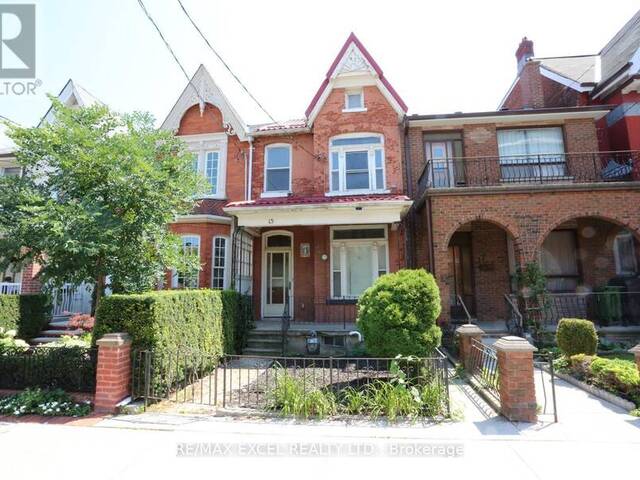 15 OXFORD STREET Toronto Ontario, M5T 1N8 - 6 Bedrooms Home For Sale