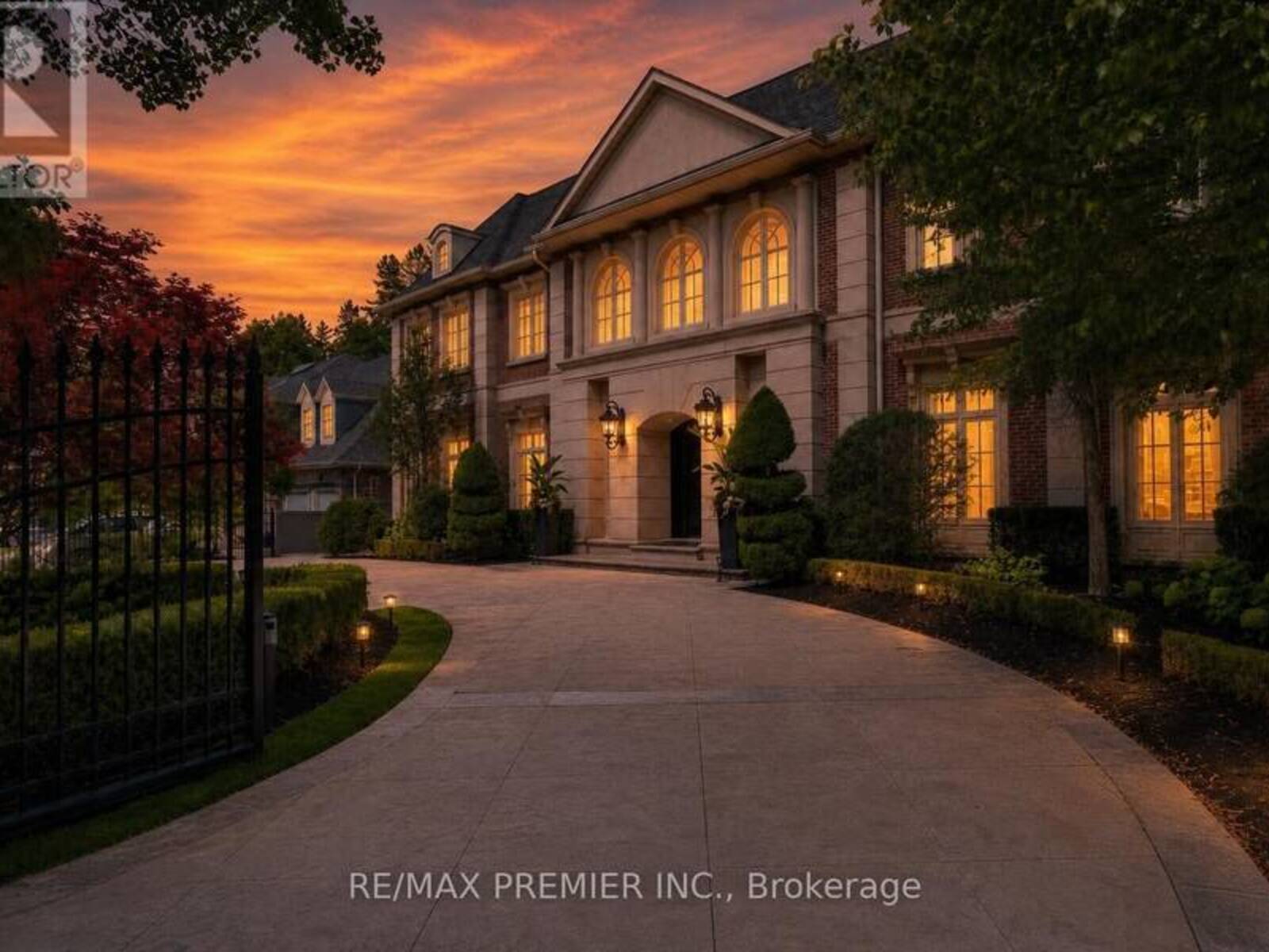 6 THE BRIDLE PATH, Toronto, Ontario M2L 1C8