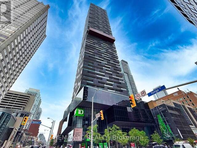 4812 - 8 EGLINTON AVENUE E Toronto Ontario, M4P 1A6 - 2 Bedrooms Condo For Sale