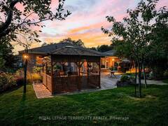 134 HADRIAN DRIVE Toronto Ontario, M9W 1V4