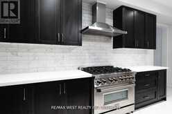 31 FREDERICK TAYLOR WAY | East Gwillimbury Ontario | Slide Image Five