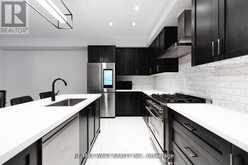 31 FREDERICK TAYLOR WAY | East Gwillimbury Ontario | Slide Image Eight