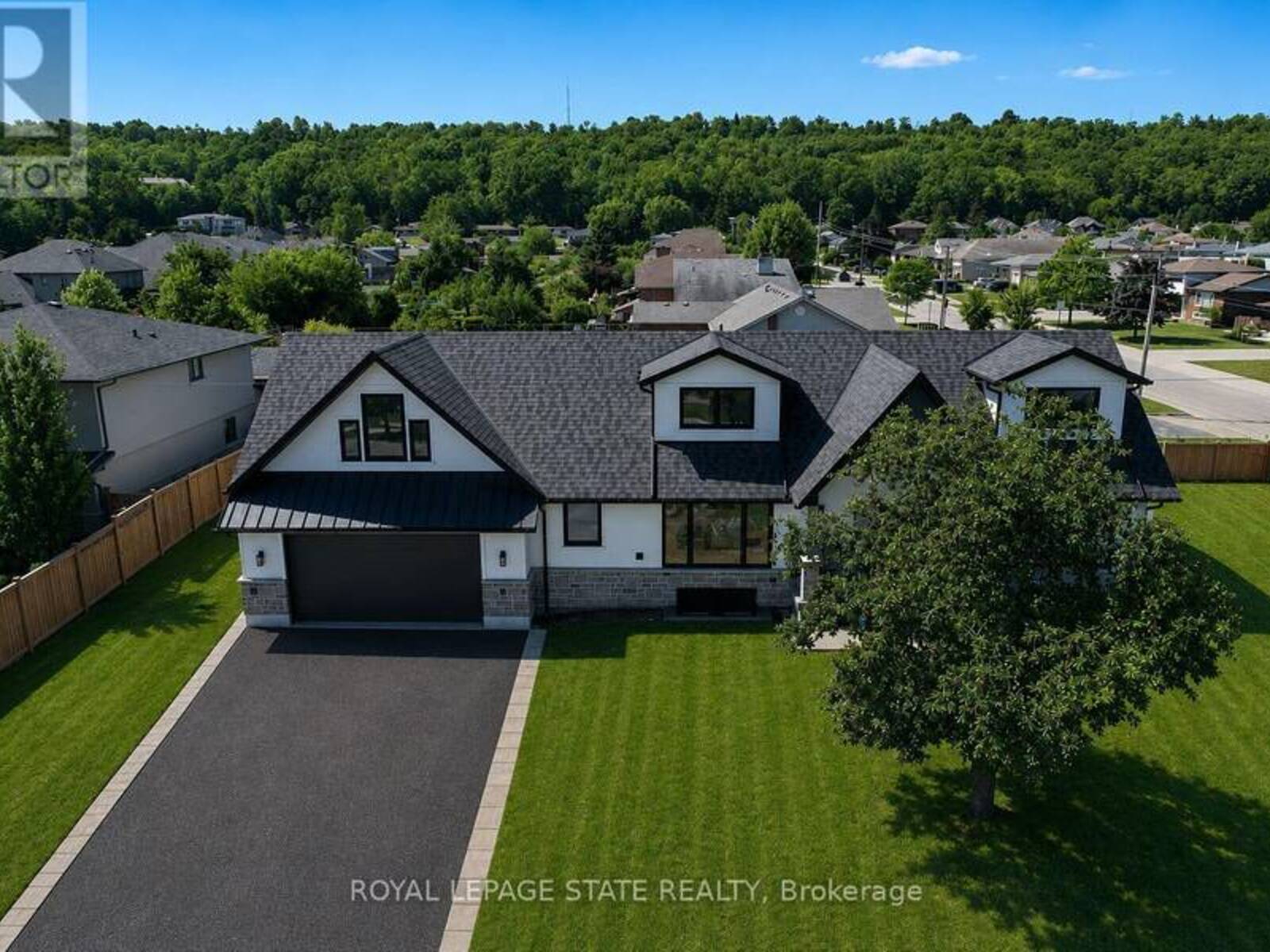 24 ROYCE AVENUE, Hamilton, Ontario L8G 3B5