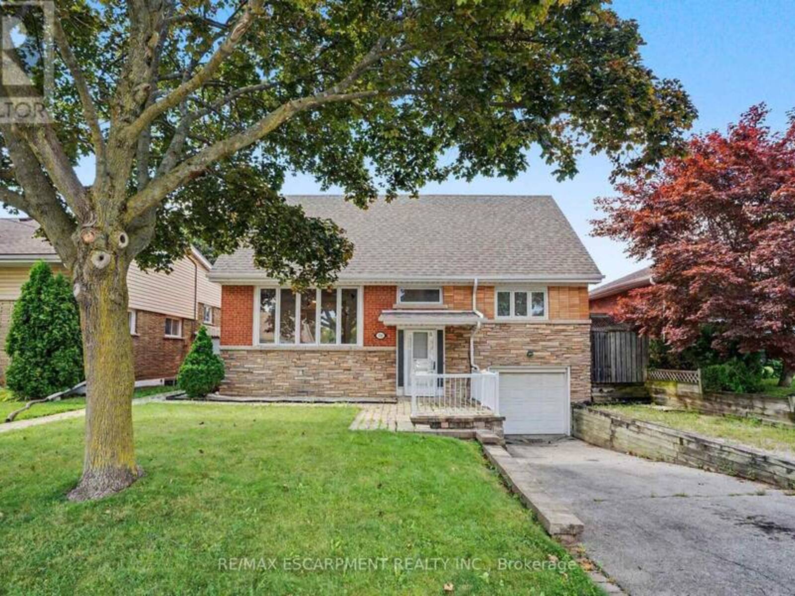 100 HARDALE CRESCENT, Hamilton, Ontario L8T 1Y3