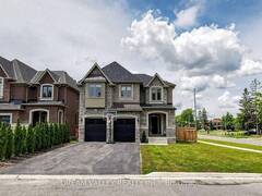 224 SEVERN STREET Oshawa Ontario, L1J 8H7