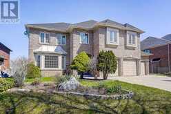 725 EXCELLER CIRCLE | Newmarket Ontario | Slide Image Two
