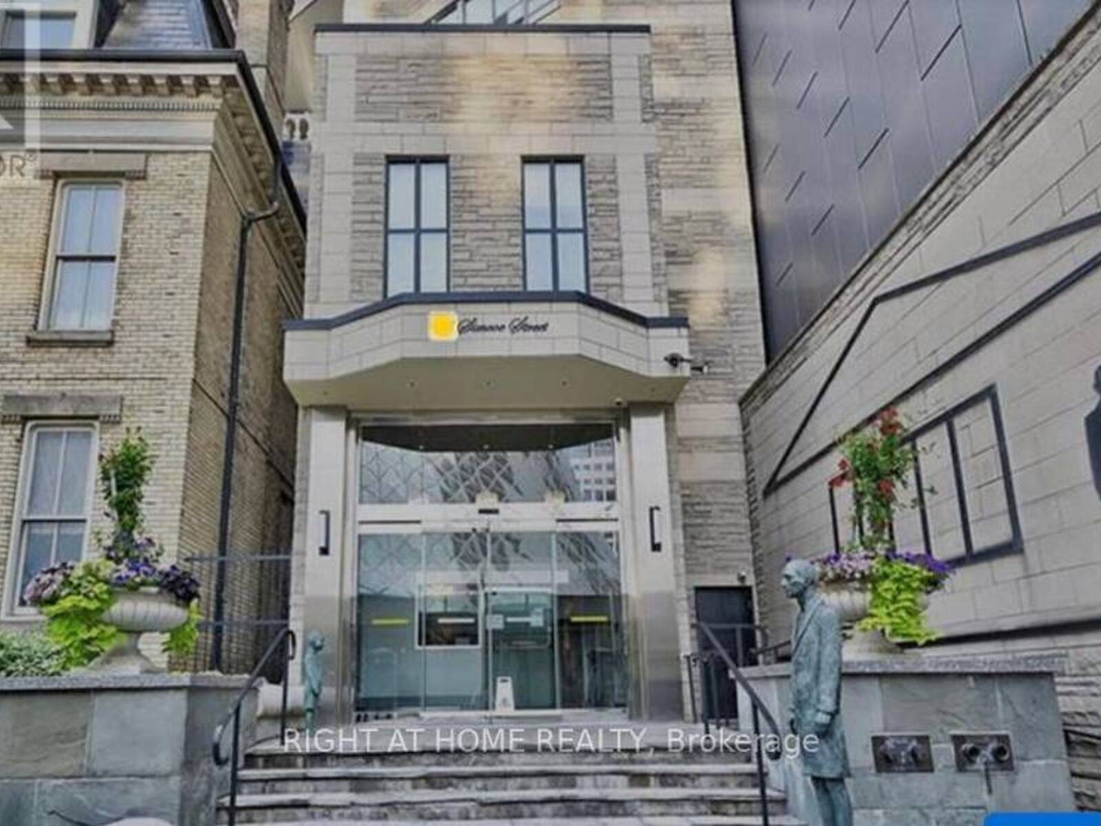 705 - 71 SIMCOE STREET, Toronto, Ontario M5J 2S9