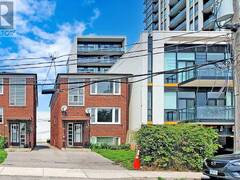 80 LANARK AVENUE Toronto Ontario, M6E 2G4
